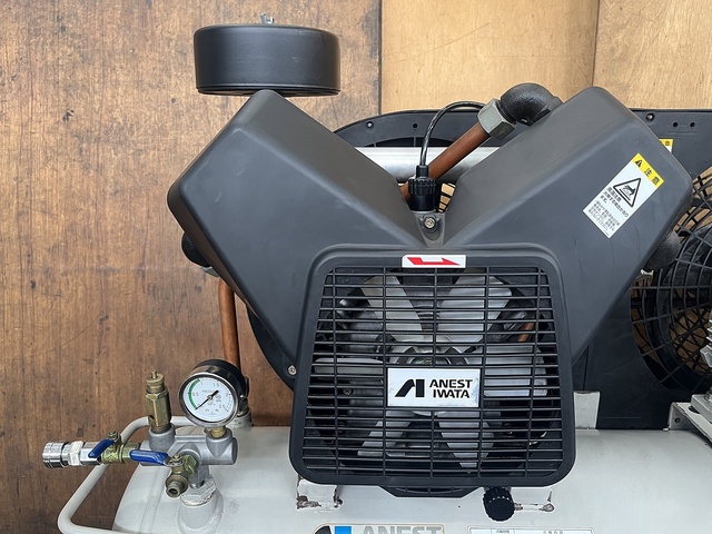 アネスト岩田 TLP22B-10 2.2kwコンプレッサー