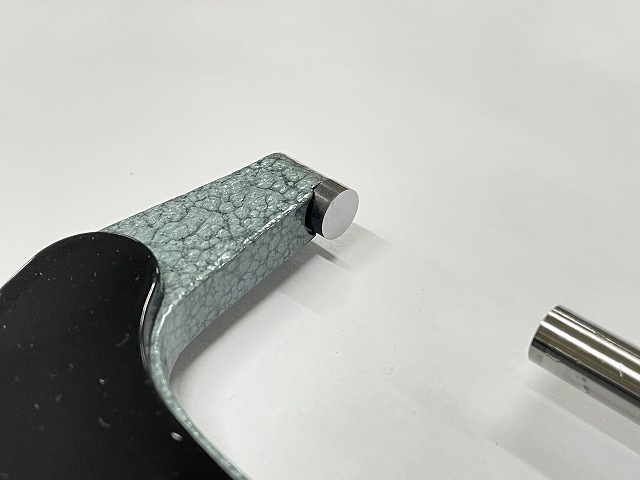ミツトヨ M820-50 カウント外側マイクロメーター