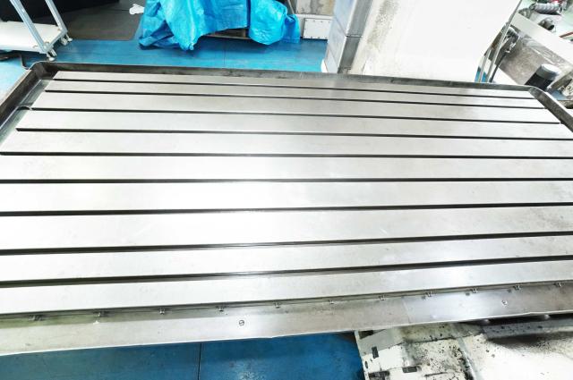 オークマ MCV-AⅡ16*30 門型マシニング(BT50)
