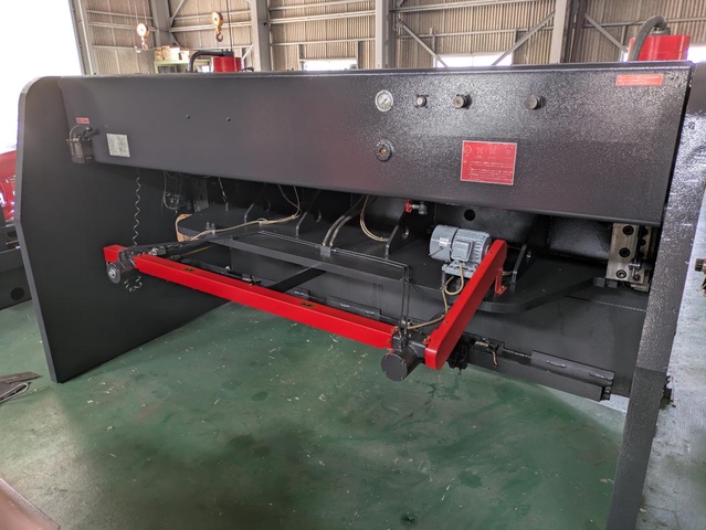 アマダ H-3013 3.0m油圧シャーリング