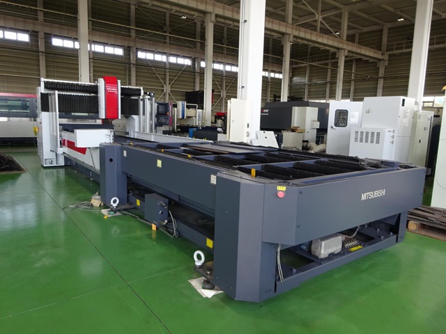 三菱電機 ML3015HVⅡP-30CF-R CO2レーザー加工機