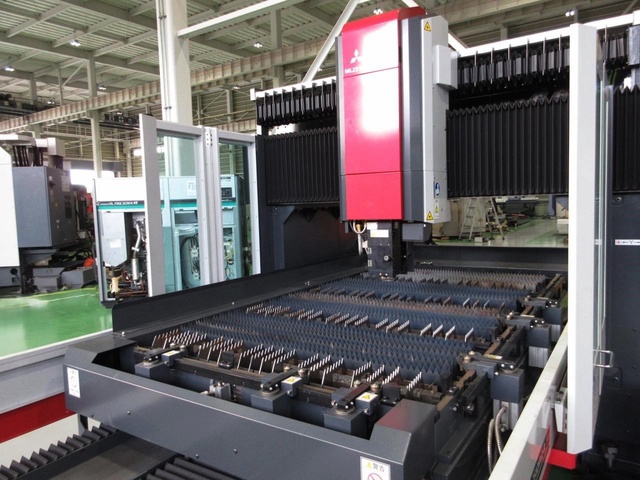 三菱電機 ML2512HV2-R-45CF-R CO2レーザー加工機