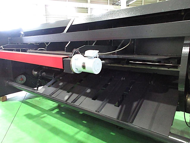 アマダ M-3045 3.0mメカシャーリング