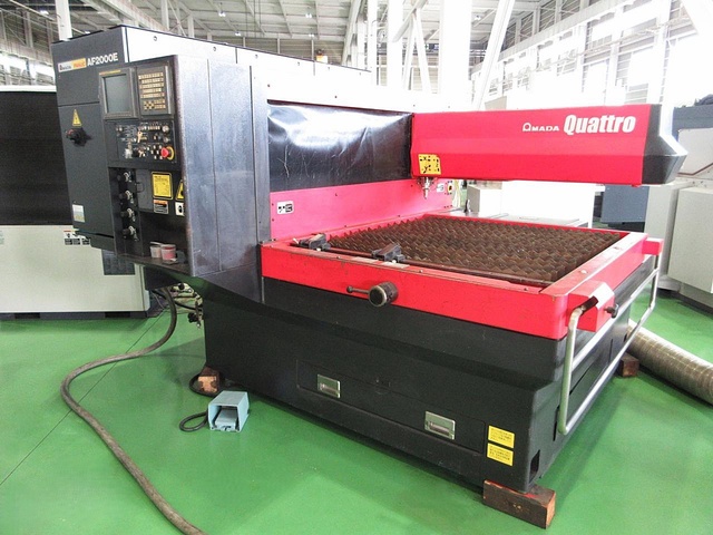 アマダ QUATTRO CO2レーザー加工機