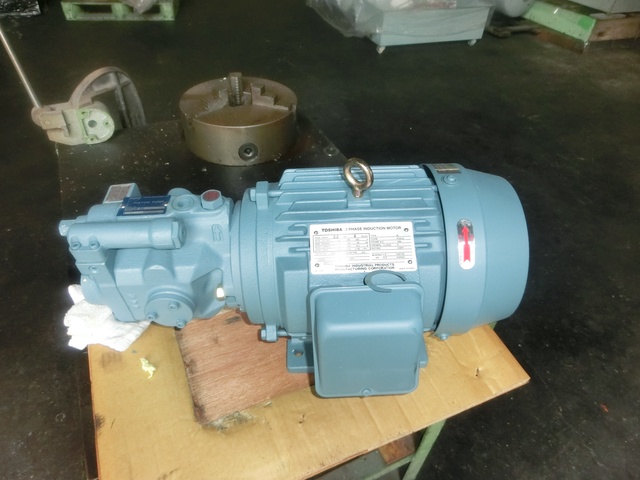 ダイキン工業 V15AIR－95　M15A1‐3‐90 油圧ポンプ