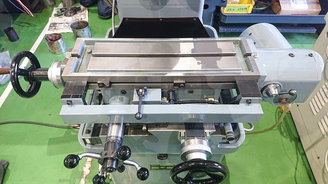 牧野フライス精機 MHJP-20 小型立フライス