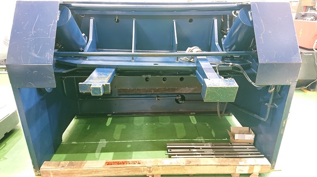 コマツ産機 SHS6×205 2.0m油圧シャーリング