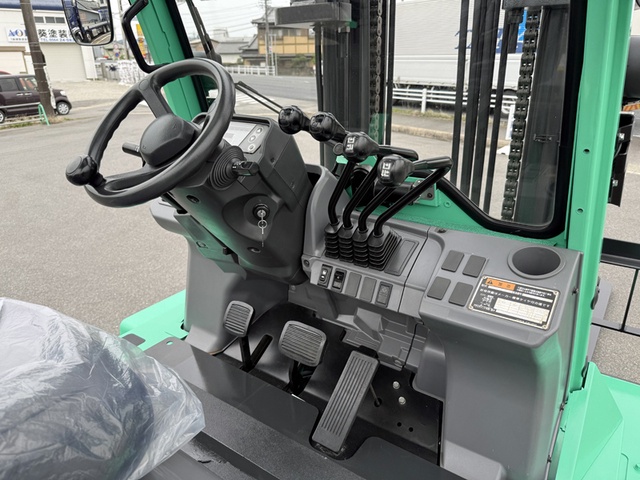 三菱フォークリフト FD70N 7.0Tフォークリフト