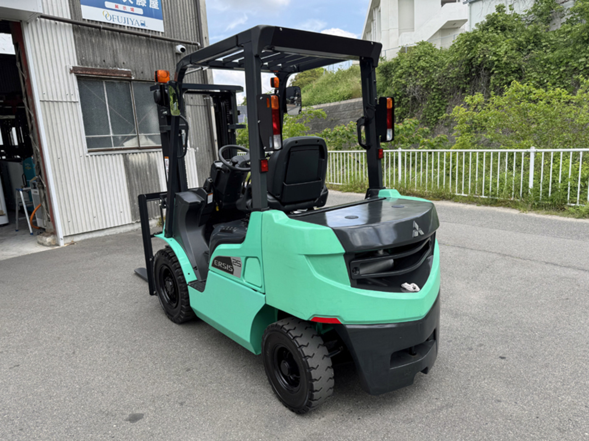 2.5Tフォークリフト 三菱ロジスネクスト KFDE25P-T 中古販売詳細