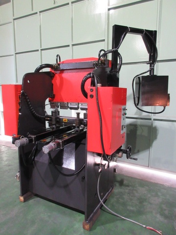 アマダ RG-35S 1.2m油圧プレスブレーキ