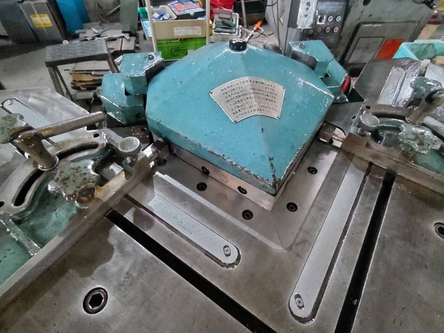 アマダ CS-220 コーナーシャー