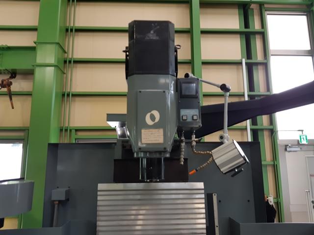 牧野フライス製作所 BN8-85-5XR-A6 NC立フライス
