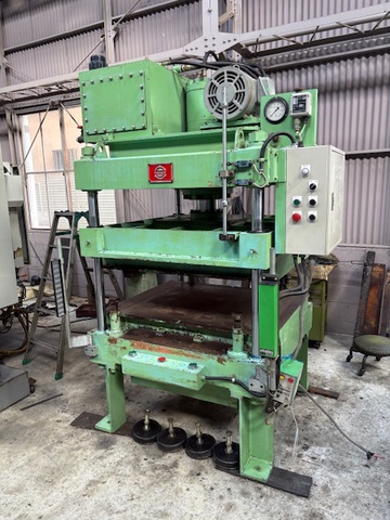 眞鍋鉄工 MB-50 50T 4本柱油圧プレス