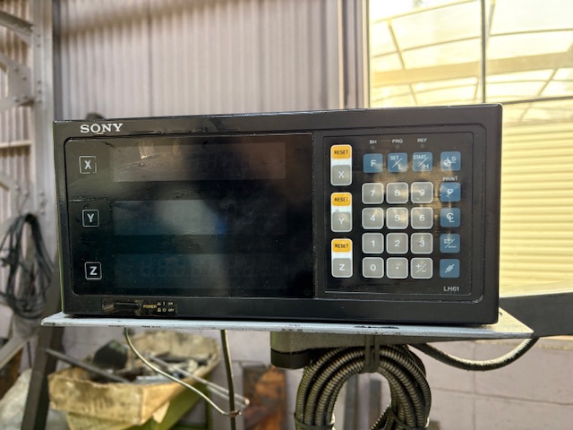 山崎技研 YZ-8C ベッド型立フライス