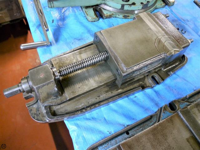 津田駒工業 巾200 マシンバイス