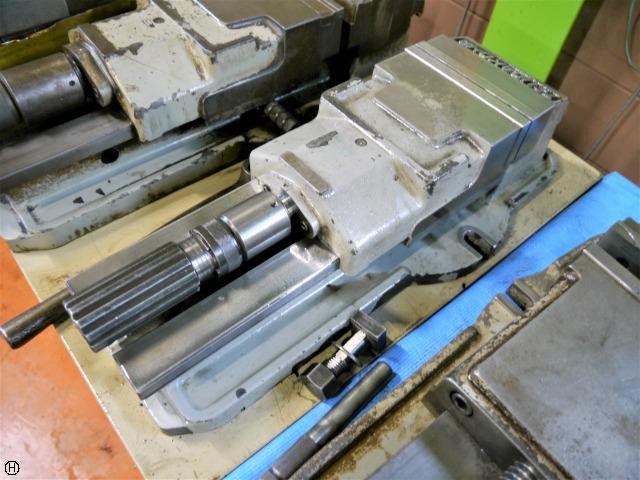 津田駒工業 175 バイス