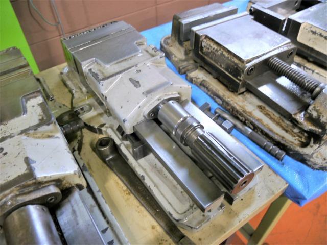 津田駒工業 175 バイス