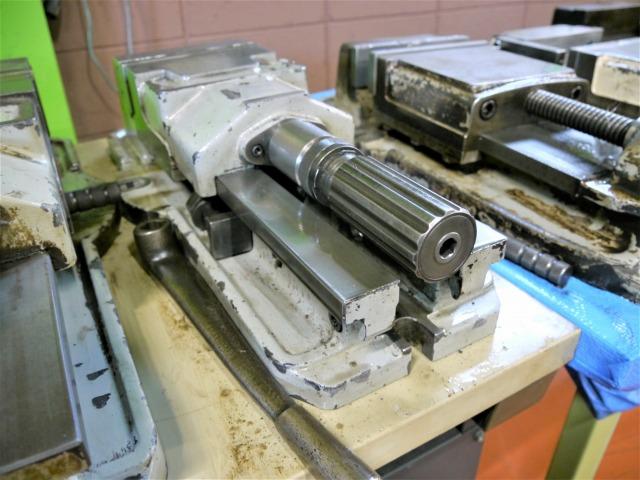 津田駒工業 175 バイス