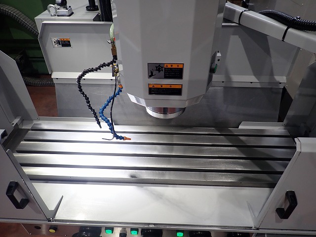 山崎技研 F-352 NC立フライス