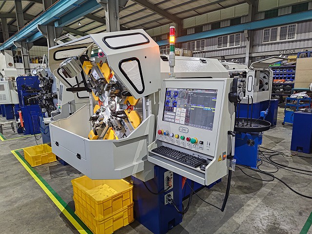 新達機械 CNC-25X CNCスプリングフォーミングマシン