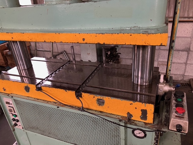 生野機械 H2CP-30 30T油圧プレス