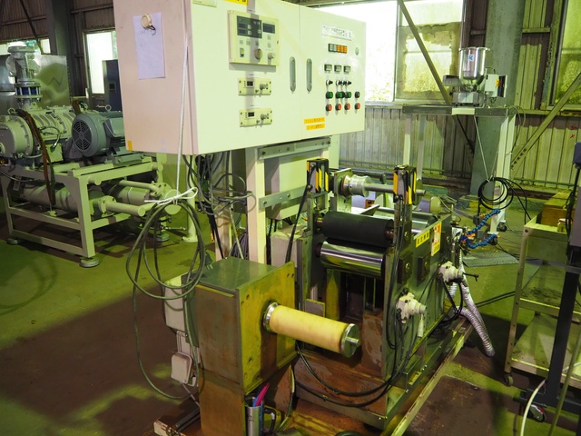 テクノベル KZW25TWIN-40MG 2軸押出機