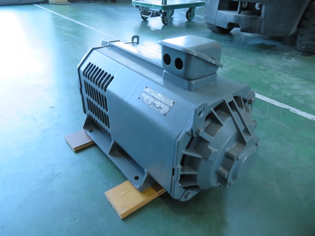 安川電機 VBOZN 7.5kw VSモーター