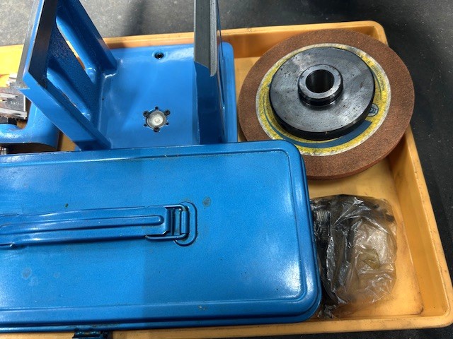 丸栄機械製作所 MIG-MG300 円筒研削盤