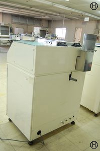  ブラシ洗浄機