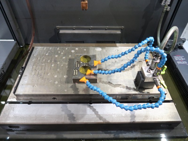三菱電機 EA12SM NC放電加工機(ATC付)