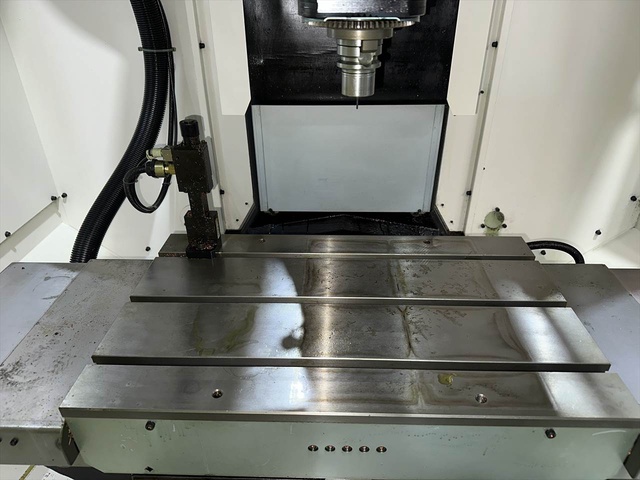 ファナック ROBODRILL α-T21iE 立マシニング(BT30)