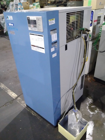 アネスト岩田 SLP-37CD 3.7kwコンプレッサー