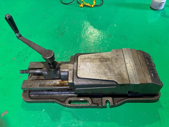 武田機械 TK-200HVS-U 油圧バイス
