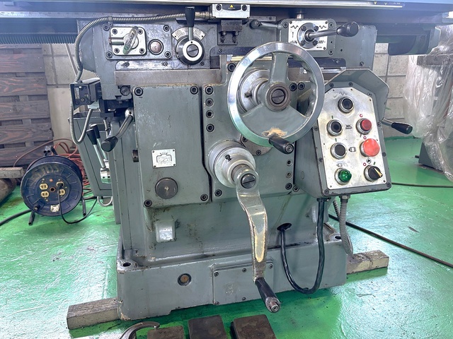 OKK MH-2V ベット型立フライス