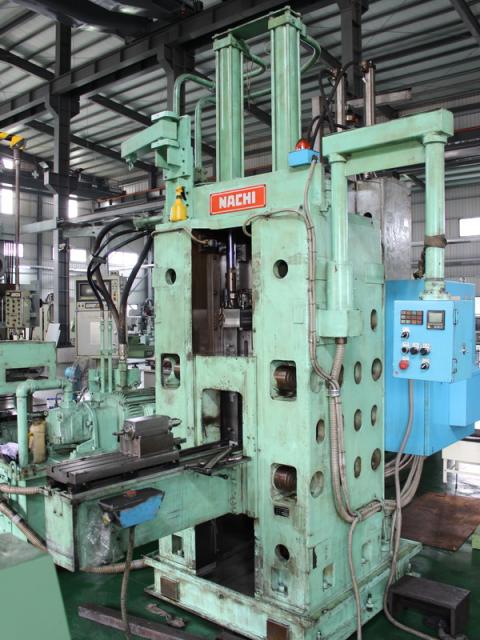 不二越 Nachi PFS-1120FHNC, PFS-610 NC転造盤
