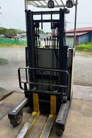 小松製作所 FB09RC-8 0.9Tフォークリフト