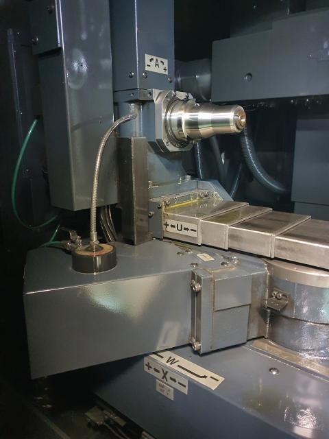 牧野フライス精機 CNJ2-W-LVA NC工具研削盤