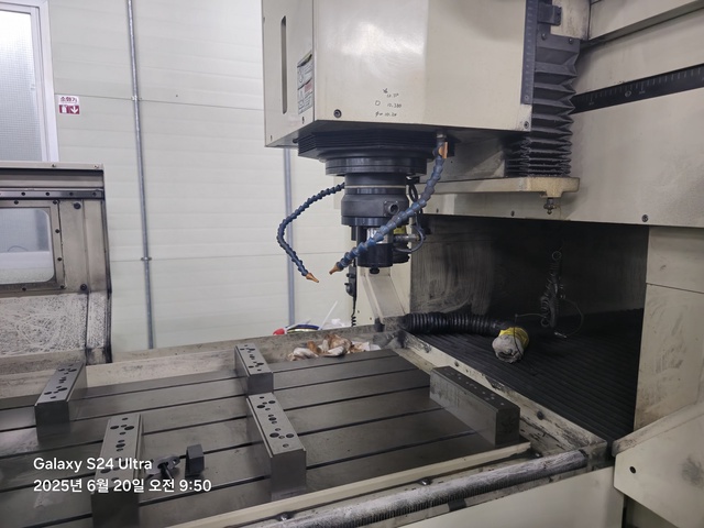 和井田製作所 UJG-75 NC工具研削盤