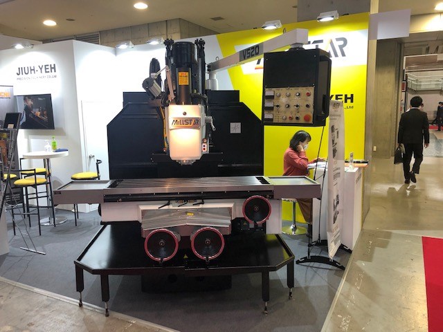 JIUH-YEH MILLSTAR V520 ベッド型立フライス