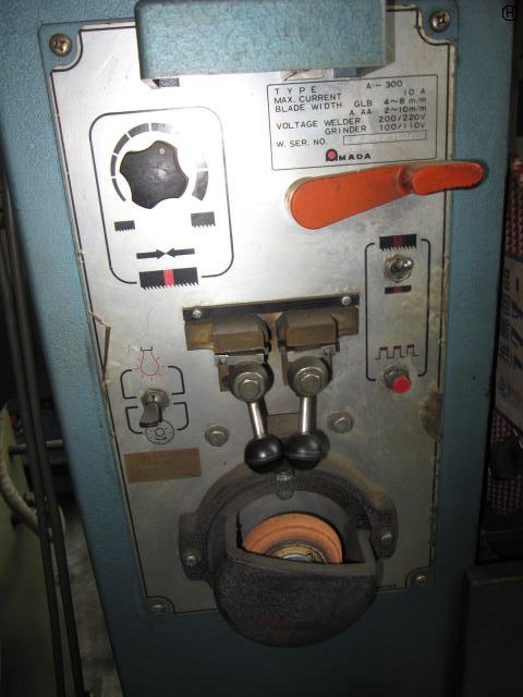 アマダ V-300 コンターマシン