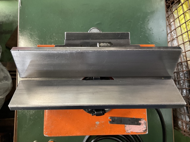 富士元工業 NICECORNER V3 卓上面取機