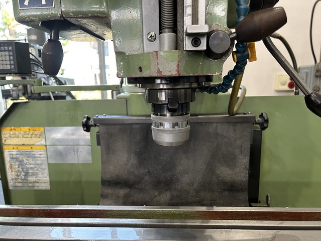 大隈豊和機械 STM-2R ヒザ型立フライス