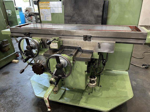 大隈豊和機械 STM-2R ヒザ型立フライス