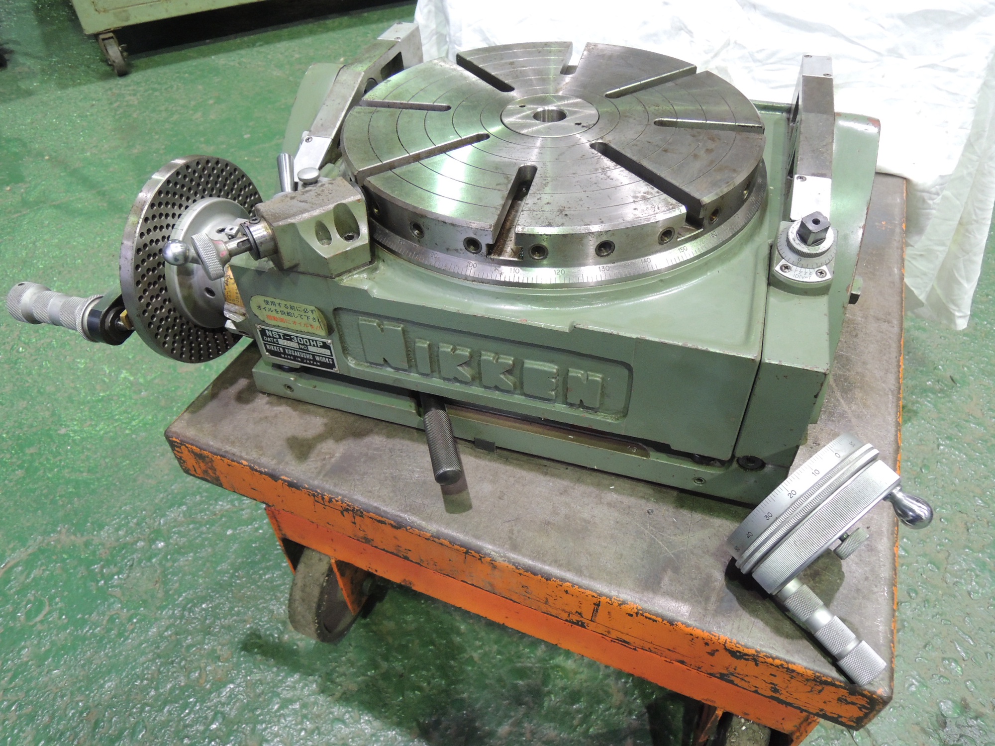 C132062 万能割出傾斜円テーブル 日研 NST-300HP | 株式会社 中古美 C132062 万能割出傾斜円テーブル 日研 NST-300HP | 株式会社 中古美