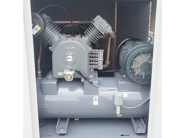 アネスト岩田 CLP55EF-8.5D 5.5kwコンプレッサー