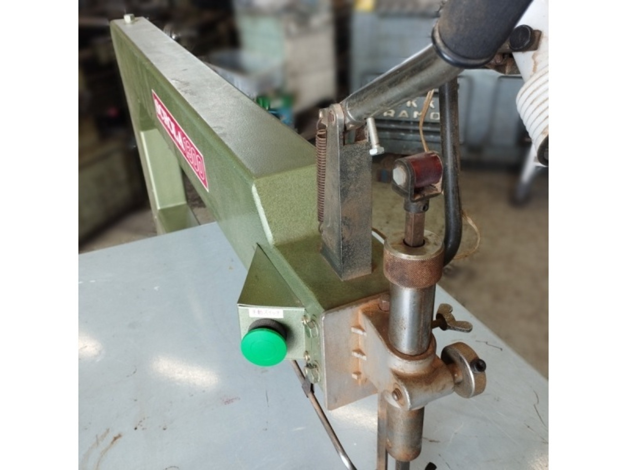 旭工機 SCROLA 糸鋸盤 スクローラー プラスチック自動挟着糸鋸盤 型名 