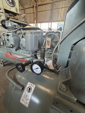 日立 HITACHI 1.5P-9.5VA6 1.5kwコンプレッサー