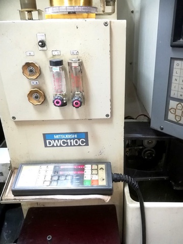 三菱電機 DWC110C2 ワイヤ放電加工機