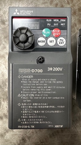 三菱電機 FR-D720-0.75K インバーター