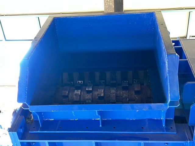 神谷商事 二軸破砕機